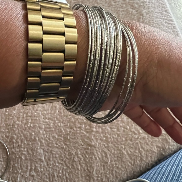 Elegant Silver Bangle Set - Picture 4 of 6